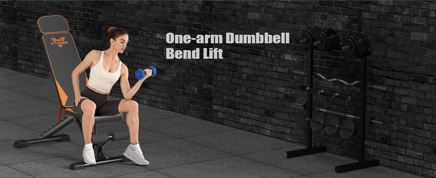 Person, der udfører et enarmet håndvægtsløft i et fitnesscenter med teksten "One-arm Dumbbell Bend Lift".